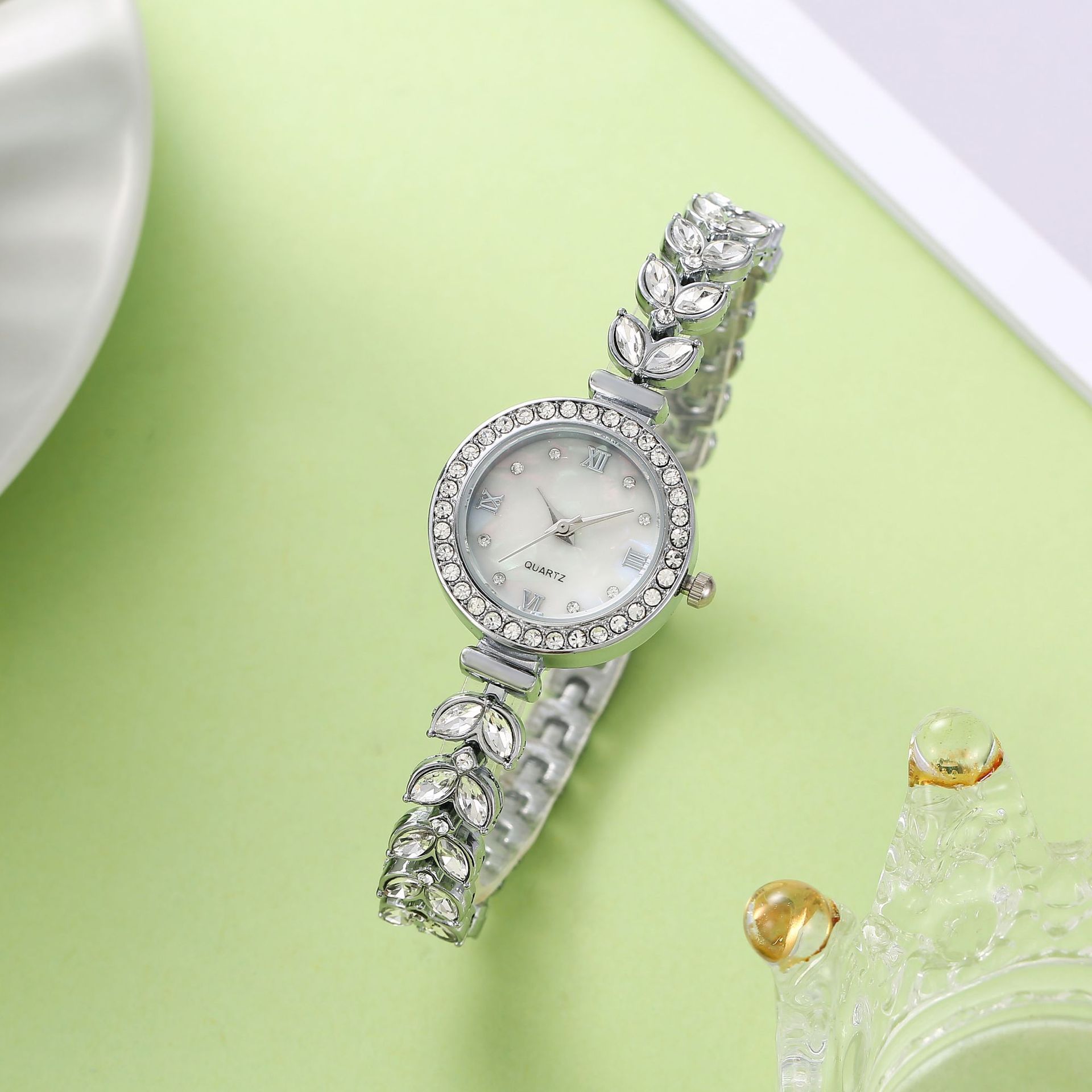 Luxury Watch Group - Uthai W75 Zeemeermin Dameshorloge Licht Luxe