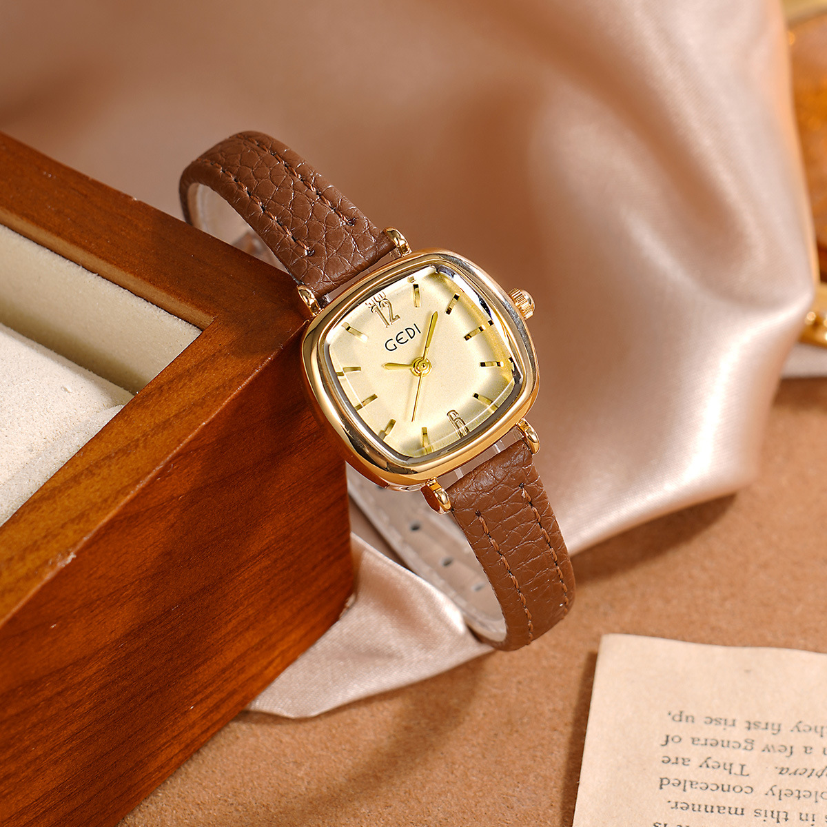 Luxury Watch Value - UTHAI 61018 CQ490 Eenvoud, hoge esthetische
