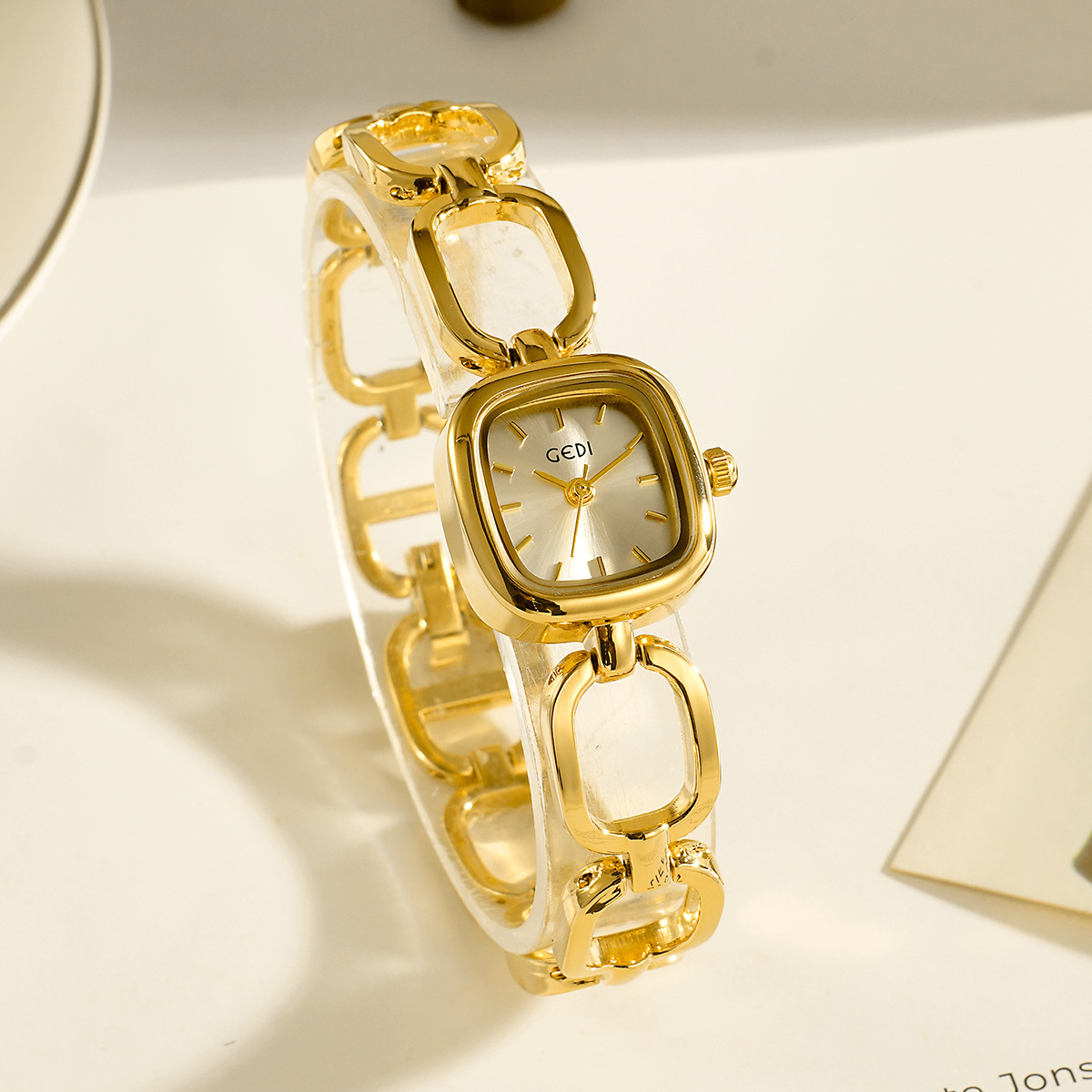 GEDI merk dameshorloges Licht  - Luxury Watch List recensie en prijs