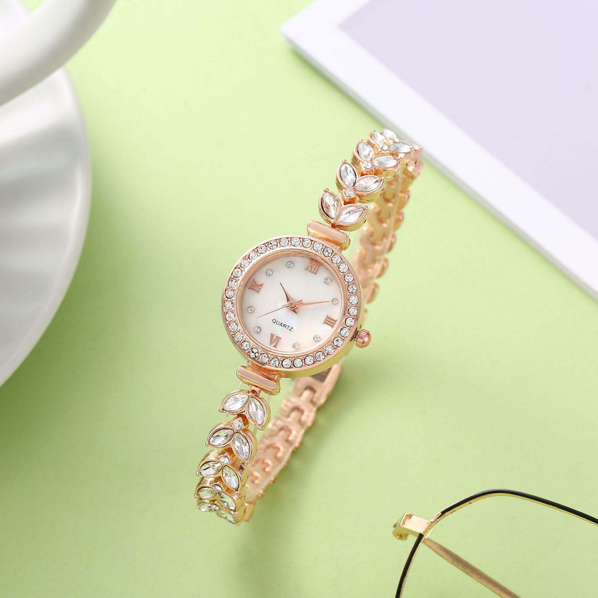 Uthai W75 Zeemeermin Dameshorl - Luxury Watch Group recensie en prijs