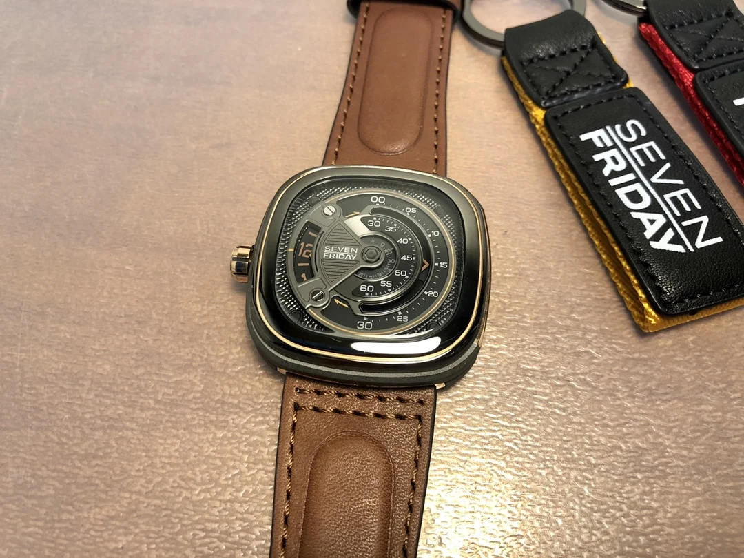 Zeven Vrijdagen Horloge M2b/01 - Luxury Watch Winder recensie en prijs