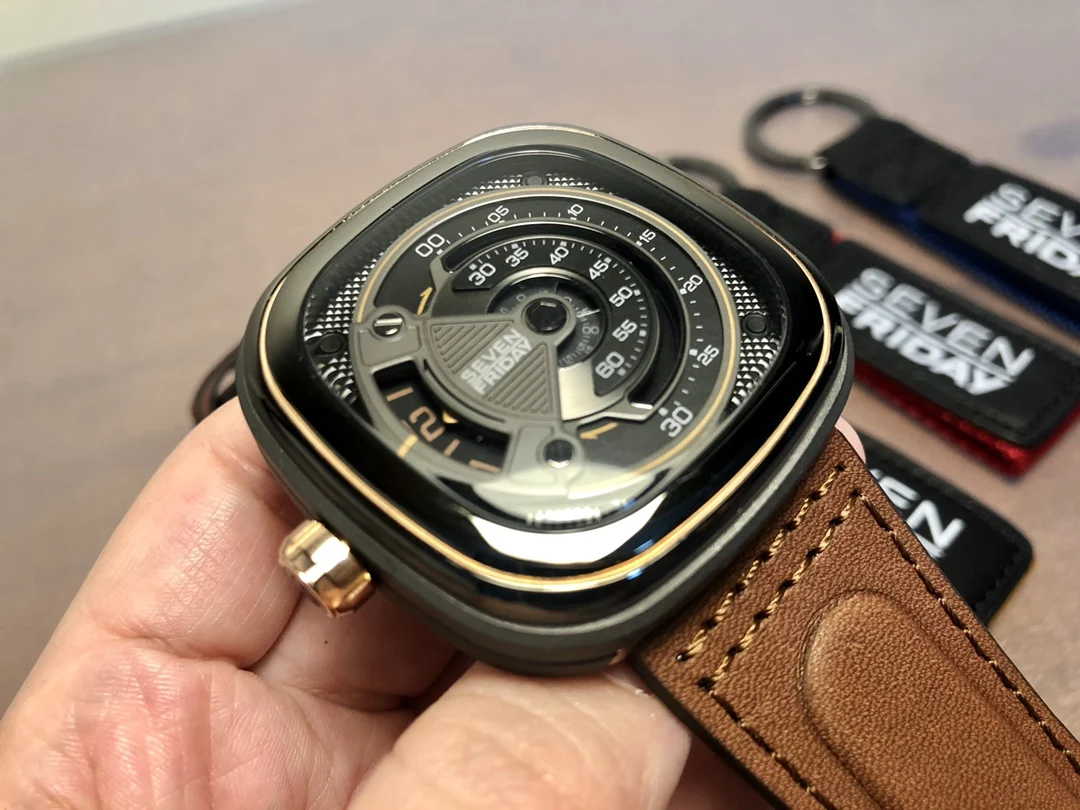 Zeven Vrijdagen Horloge M2b/01 - Luxury Watch Winder recensie en prijs