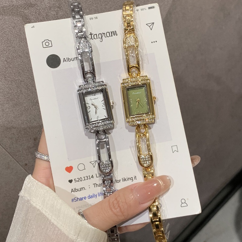 Klein horloge in oude geldstij - Luxury Watch Value recensie en prijs