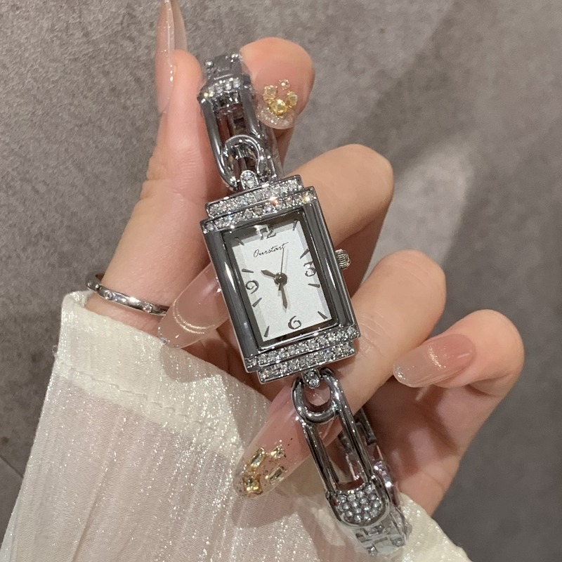 Klein horloge in oude geldstij - Luxury Watch Value recensie en prijs