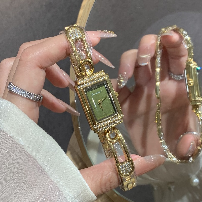Klein horloge in oude geldstij - Luxury Watch Value recensie en prijs